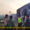 Aparat keamanan datang ke lokasi kebakaran kandang ayam di desa Mojopurno, kecamatan Wungu, kabupaten Madiun, Minggu 19 Januari 2025 pagi. instagram@madiun.info
