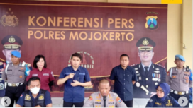 Petugas Labfor Polda Jatim menggelar konferensi pers di Polres Mojokerto terkait  dengan kasus ledakan di rumah AIpda Maryudi, di kawasan Puri, Mojokerto. Instagram@polres_mojoketto