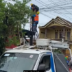 Seorang pemuda pekerja sebuah perushaaan jaringan Wifi tewas tersengat listrik di Prabom, Nganjuk, Rabu 22 Januari 2025. tangkap layar video@celah.id