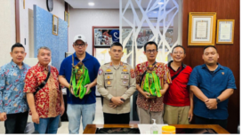 Kasus pencurian dua patung Buddha berusia 400 tahun  dikembalikan ke Vihara Welas Asih Cirebon, dan diselesaikan secara kekeliarga tanpa melalui proses hukum. Foto: tribratanews.jabar.polri.go.id