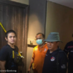 Petugas kepolisian Polsek Genteng, Surabaya menyegel sebuah kamar di kawasan Tujungan, lokasi seorang pria asal Bubutan Surabaya mencekik pacarnya hingga tewas, Kamis dini hari 16 Januari 2025. Instagram@suarasurabayamedia/polsek genteng