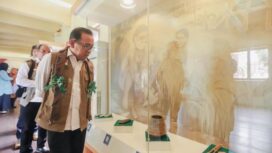 Menko PMK, Pratikno saat meninjau Museum La Galigo di Makassar, Kamis (2/1/2025) (Foto: KREDONEWS.COM/ Anwar Hudijono)