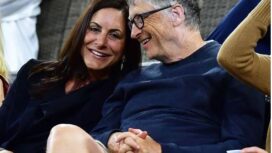Bill Gates dan Paula tampak rileks saat nonto tenis/AFP