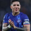 
Fans Chelsea Mencium Celana Pendek Enzo Fernandez/Getty