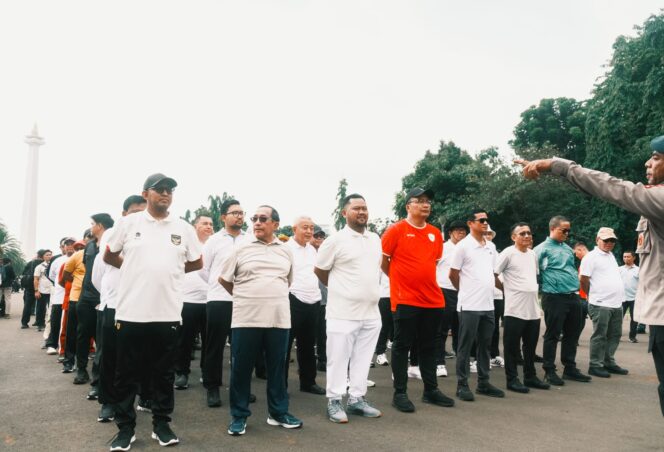 
					Foto: Istimewa
Gus Yani dan dr Alief bersama calon kepala daerah lainnya saat mengikuti gladi kotor pelantikan di Jakarta