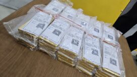 Foto: Istimewa' 
PT Freeport Indonesia (PTFI) menjadi 
perusahaan tambang tembaga terintegrasi hulu hilir pertama yang memurnikan lumpur anoda menjadi emas batangan murni. Hal 
tersebut ditandai dengan pengiriman perdana 
emas batangan dari fasilitas Precious Metal Refinery (PMR) Smelter PTFI ke PT Aneka 
Tambang Tbk (ANTAM), Rabu (12/2).