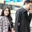 Pasangan selebiritis nasional Harvey Moies dan istrinya, Sandra Dewi.  Instagram@harvey_moeis