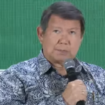 Utusan khusu Presiden Prabowo Subianto, Hashim Djojohadikusumo umumkan pemerintah akan bangun tanggul laut pantai utara Banten-Jatim sejauh 700 km. Tangkap layar video youtube@CNBC Indonesia