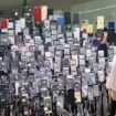 Tidak jelas bagaimana ia mengoperasikan ratusan ponsesel