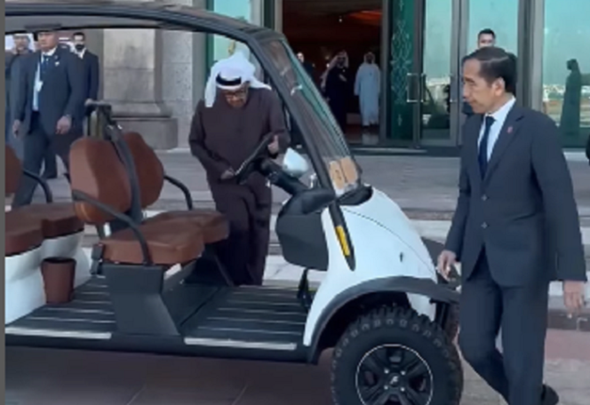 
					Pertmuan dua sahabat, Presiden UEA Syeik Muhmmad bin Zayed mengundang Presiden RIO ke 7, Joko Widodo dalam sebuah private meeting, bersama 26 tokoh dunia. Tangkap layar video Instagram@jokowi