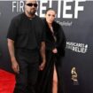 Kanye dan Bianca memasuki arena Grammy/Paramount
