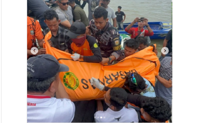 
					SAT mendapat bantuan dari prajurit Lanal Nunukan melakukan evakuasi korban kecelakaan laut Speed Boat Cinta Putri di perairan Nunukan, Kalimantan Utaram Rabu 28 Januari 2025. instagram@puspentni