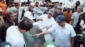 Menteri ATR/BPN Nusron Wahid saat melakukan sidak di area Tangerang, terkait dengan pagar laut 30,16 km dimana di atas laut itu terbit SHGB dan SHM. Instagram@nusronwahid
