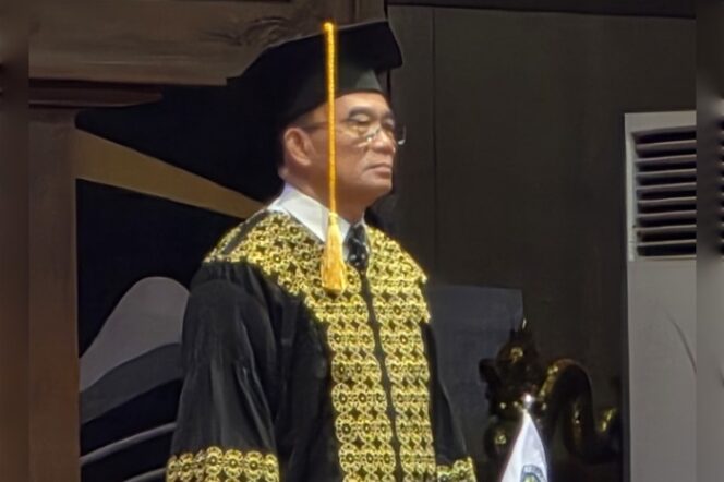 
					Universitas Malang menyelenggarakan opengukuhan Dr Muhanjdir Effendi, penasihat khusus presiden, sebagai guru besar, Kamis 13 Februari 2025. Foto: Kredonews.com/Anwar Hudiono
