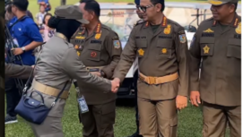 Mendagri Tito Karnavian dan wakil Mendagri Bima Arya masing-masing sebagai ketua dan wakil ketua panitia  retreat menyambut kedatangan kepala daerah mengikuti retreat di Akmil Magelang. Instagram@bimaryasugiarto