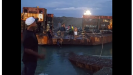Diduga hirup udara berancun, Tiga warga Desa Loli, Kecamatan Banawa, Kabupaten Donggala, Sulteng dilaporkan meninggal dunia diduga akibat terhirup gas beracun di dalam kapal tongkang, Minggu  sore 9  Februari 2025.
