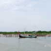 Pagar laut sepanjang 75 meter dibangun di Dusun Jumiang, Desa Tanjung. Pembangunan ini sejak Juni 2023 untuk mengatasi pergeseran pasir dan memudahkan nelayan menambatkan perahu. Instagram@maduratrending