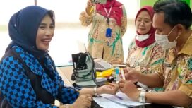Wakil Buhpati (Wabup) Sidoarjo, Hj. Mimik Idayana saat melalukan sidak ke Puskesmas, Selasa (25/2/2025) (Foto: KREDONEWS.COM/ S Purnomo)
