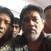 Paling kiri Robiin jadi juru bicara saat mengekspose video permintaan pertolongan bahwa dirinya dan delapan rekannya dikekap di wilayah Myawaddy, perbatasan dengan Thailand. Dijanji gaji Rp 16 juta/bulan. ternyata jadi budak scammer penipuan online. Tangkap layar video 
