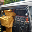 Barang bukti berupa bungkusan rokok tak berpita cukai yang diangkut menggunakan mobil  berplat nomor TNI AL Palsu, diringkus di pintu tol Cikopo, Purwakarta, Jumat 31 Januari 2025. Instagram@maduar25jam 