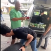 Polisi membongkar ban serep di sebuah mobil Pajera Sport metalik, yang dibawa oleh MS, 39, warga Jatim. Di dalam ban tersimpan 22 bungkus sabu seberat 24,8 kg. Instagram@lampungehnews