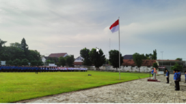 Suasana apel pagi pemkab Jombang penuh haru, saat itu Pj  Bupati Teguh Narutomo berpamitan kepada seluruh jajaran ASN dan pejabat pemkab, menjelang pelantikan bupati/ wakil secara diefinitif tanggal 20 Februari 2025. Foto: jombangkab.go.id