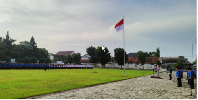 
					Suasana apel pagi pemkab Jombang penuh haru, saat itu Pj  Bupati Teguh Narutomo berpamitan kepada seluruh jajaran ASN dan pejabat pemkab, menjelang pelantikan bupati/ wakil secara diefinitif tanggal 20 Februari 2025. Foto: jombangkab.go.id