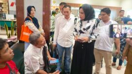 Wakil Bupati Sidoarjo, Hj. Mimik Idayana saat melakukan sidak di mall pelayanan publik, Senin (24/2/2025) (Foto: KREDONEWS.COM/ S Purnomo)