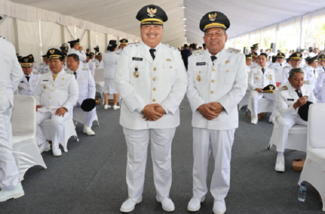 
					Presiden Prabowo Subianto melantik Bupati/Wakil Bupati Jombang Terpilih Warsubi S.H., M. Si dan M. Salmanudin S.Ag., M. Pd sebagai Bupati dan Wakil Bupati Jombang periode 2025-2030, secara serentak bersama Kepala Daerah terpilih se Indonesia. Kamis, 20 Februari 2025. Foto: jombangkab.go.id