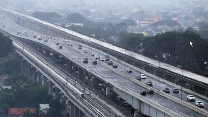 
					Tol MBZ merupakan tol layang terpanjang di Indonesia mencapai 36, 84 km, mendapat bantuan dana dari Muhammad bin Zayed, putra Mahkota Abu Dhabi, sebesar Rp 16,23 triliun. Ternyata dananya dikorupsi Rp 510 miliar. Foto: RM.Id