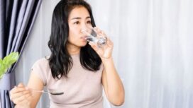 Makan jangan sambil minum air putih