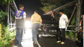 Bupati Jombang Warsubi melakukan Patroli Malam, meninjau langsung lokasi yang dianggap memerlukan perhatian, termasuk memeriksa sejumlah insfrakstruktur wilayah yang harus diwaspadai, Jumat malam hingga Sabtu dini hari, 28-28 Maret 2025. Foto: jombangkab.go.id