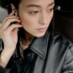 Memakai earphone ketahui batasannya