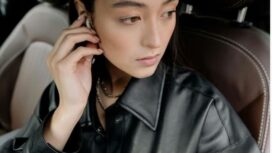 Memakai earphone ketahui batasannya