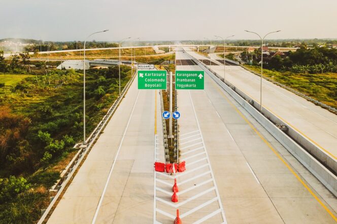 
					Foto: Istimewa
SIG berkontribusi dalam pembangunan Jalan Tol Jogja - Solo yang juga merupakan Proyek Strategis Nasional (PSN) dengan memasok 253.172 ton semen sejak Januari 2022 hingga Desember 2024.