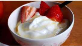 Orang yang didiagnosis menderita kanker kolorektal yang mengonsumsi dua atau lebih porsi yoghurt seminggu memiliki kemungkinan 20 persen lebih rendah menderita tumor