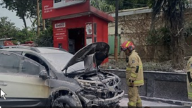 Anak-anak usia serpuluh tahunan main korek api dilempar ke tangki BBM SPBU Jl Kayoon Surabaya, terjadi kobaran api menyambar sebuah mobil Honda BRV, terjadi Kamis 27 Maret 2025, sekiktar pukul 14.04 wib. Foto: MSN