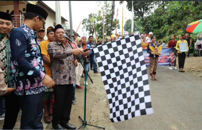 
					Wakil bupati Jombang, Salmanudin Yazid mewakili bupati Warsubi menghadiri acara Tawur Agung dan pawai Ogoh-ogoh di Dusun Ganten, Desa Wonomerto, Kecamatan Wonosalam, Jombang,  dalam rangka menyambut Hari Raya Nyepi Tahun Baru Saka 1947. Acara yang berlangsung meriah pada Jumat, Jumat 28 Maret 2025. Foto: jombangkab.go.id 