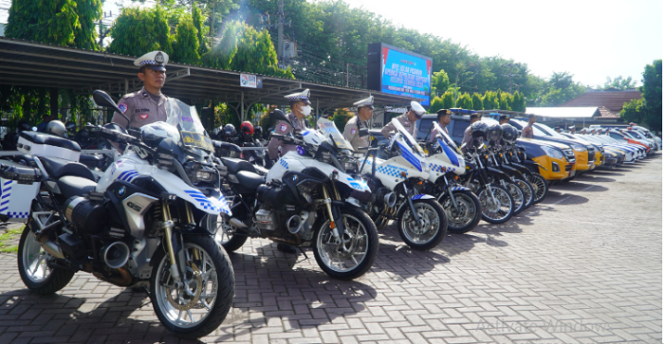 
					Persiapn gelar pasukan pengamanan Operasi Ketupat Semeru 2025, di mapolres, Pasuruan. Dok: Polres Pasuruan