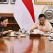 Menteri Keuangan Sri Mulyani Indrawati berbuka puasa bersama Presiden Prabowo Subianto, sambil bicara soal ekonomi dan APBN, 12 Maret 2025. Instagram@smindrawati