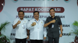 Pemerintah kabupaten Jombang di bawah pimpinan bupati Warsubi berketad untuk memberantas korupsi, sehingga mengajak Ketua DPRD Hadi Atmaji, sekretaris daerah kabupaten Jombang Agus Purnomo dan kepala inspektorat kabupaten Jombang, Abdul Majid Nindyagung hadir langsung rapat koordinasi bersama KPK di Yogyakarta. Foto: jombangkab.go.id