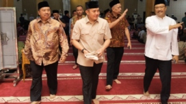 Bupati Jombang Warsubi menemui Menteri Sosial Saifullah Yusuf dan Menteri Sekretaris Kabinet Teddy Indra Wijaya bicara soal realisasi pembangunan Sekolah Rakyat, di Jakarta, 21 Maret 2025. Foto: Jombangkab.go.id