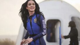 Katy sesaat setelah mendarat di bumi