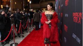 Aktris Erika Carlina berperan sebagai Naning dalam film horor Pabrik Gula. DIa memerankan seorang buruh pabrik gula dari desa terpencil dengan karakter misterius. (Dokumentasi: MD Pictures)