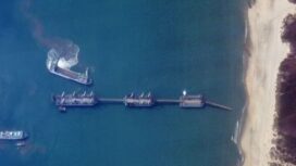 Tiongkok membuat tongkang tempur untuk invasi Taiwan