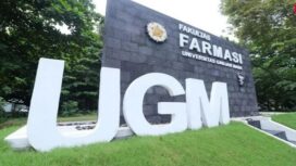 Guru besar Fak Farmasi Prof EM dipecat