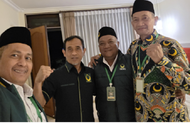 
					(Dari Kanan ke Kiri)) Ali Huda, Muhammad Masduki .Karnoto Wahyu, Burhan Saidi Chaniago. Dalam muswil VI PBB Jatim, Ali Huda terpilih sebagai ketua PBB jatim 2025-2030. 
Foto: KREDONEWS.COM/ SRI YANTO