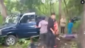 Tiga kendaraan terlibat kecelakaan di kawasan hutan Baluran, jalur Panturan, Sitobondo, Rabu 2 April 2025.
Tangkap layar video Instagram@ikl_nusantara