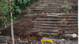 Petugas pebaikan rehabilitasi lokasi bekas longsor Pacet-Batu lewat Cangar sudah hampir selesai, menurut rencana pemkab Mojokerto akan membuka secara terbatas pemanfaatan jalan tersebut. Instagram@kreativlog