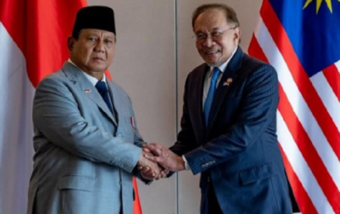 
					Perdana Mentri Malaysia , Anwar Ibrahim menelepon Presiden Prabowo Subianto, bahas pengenaan tarif beas masuk Amerika, Sabtu 5 April 2025. 
Instagram@zonautara_com